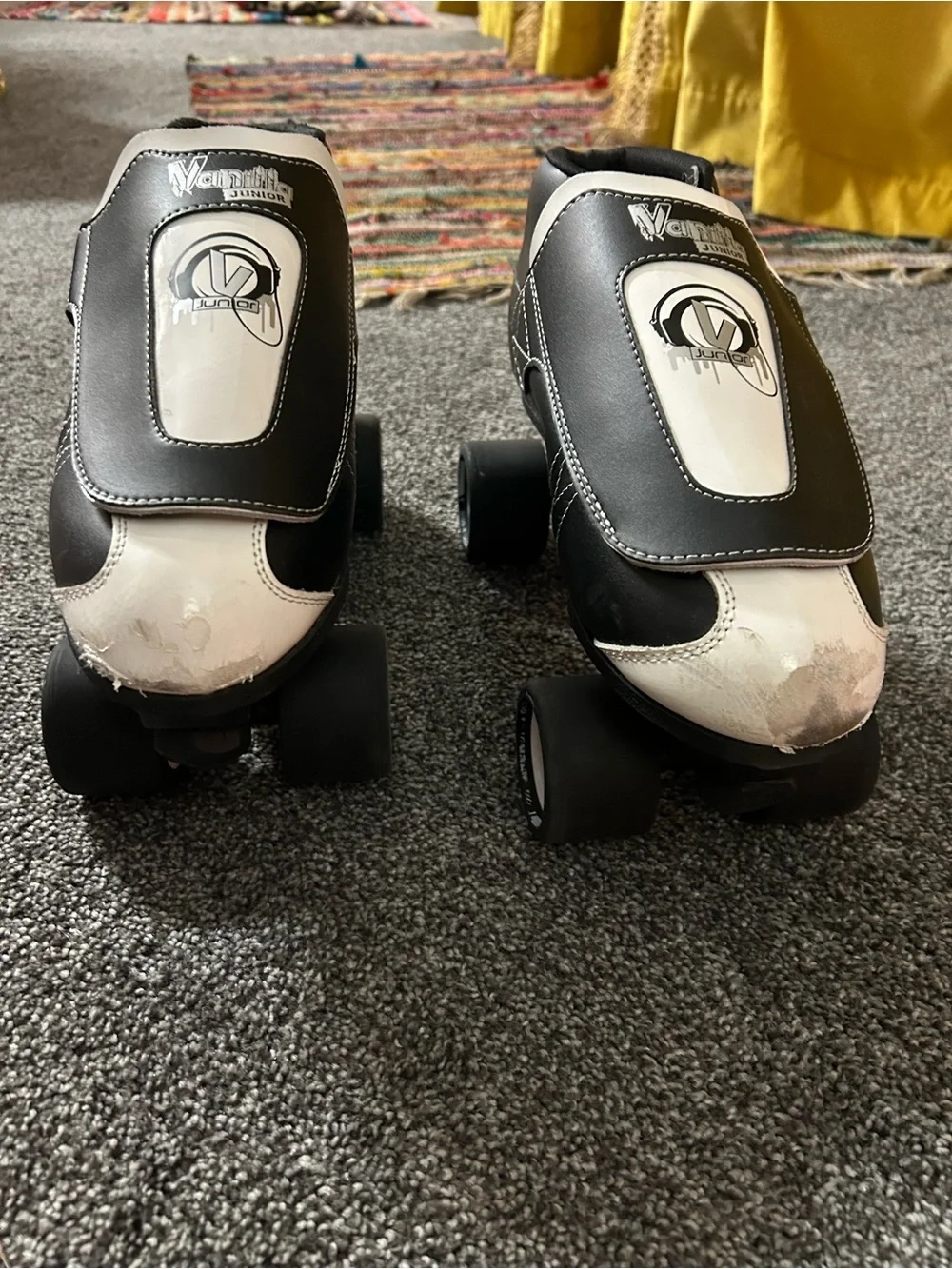 Men's Black & White Roller Skates  vnla skates like new men size 11 Tuxedo